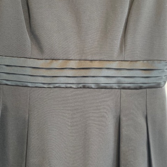 Tahari Little black Dress, Beaded Collar, size 4 - Picture 2 of 6